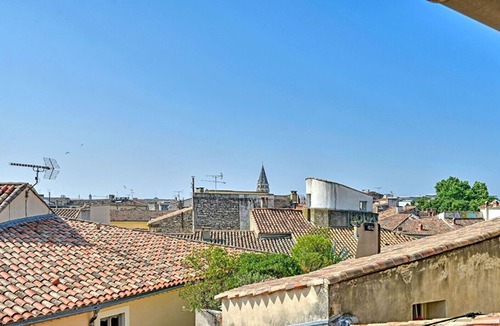 Faubourg Apartment | Apartment Nîmes écusson - from 1 to 5 people - terrace - air conditioning - parking