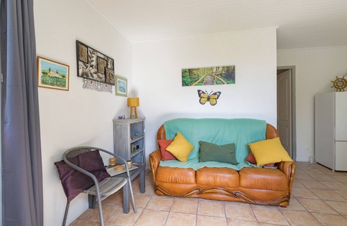 Saint-Cyprien Apartment | Apartment Near the Sea with Mountain View, Private Terrace, and Wi-Fi