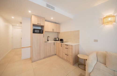 Saint-Tropez City Centre Apartment | Apartment Place des lices -2BDR/6P- Saint Tropez