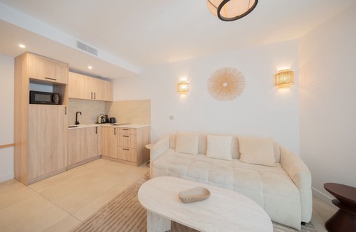Saint-Tropez City Centre Apartment | Apartment Place des Lices -2bdr/6p- Saint Tropez