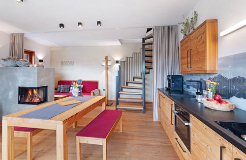 Clusio Apartment | Apartment 'Röfen Weströfen' with Mountain View, Shared Terrace and Wi-Fi