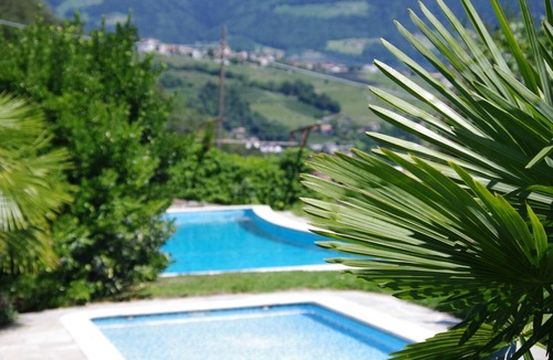 Lagundo Apartment | Apartment Residence Spisshof Ap 4 Main House with Panoramic View, Shared Pool & Wi-Fi