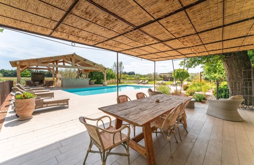 Saint-Andiol Apartment | Apartment 'Rosalie' with Shared Garden, Wi-Fi and Air Conditioning