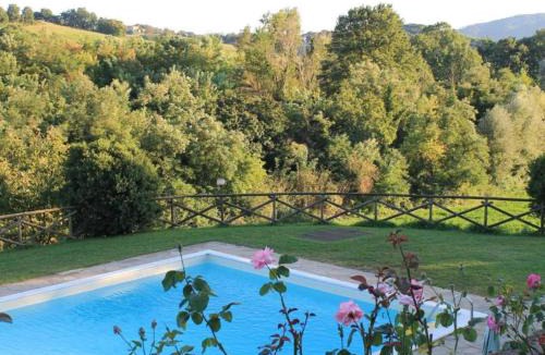 Coltavolino Apartment | Apartment Rustikale Eleganz mit Blick auf die umbrische Landschaft by Interhome