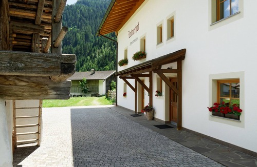 Racines Apartment | Apartment 'Saxenle' with Mountain View, Shared Garden and Wi-Fi