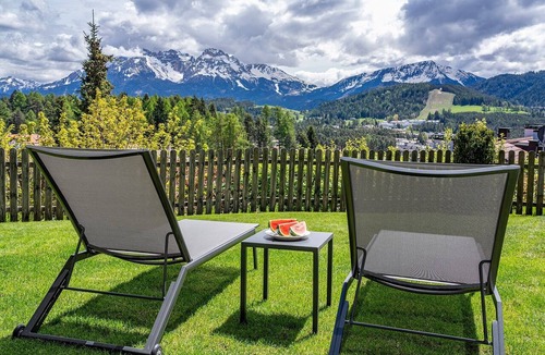 Nova Ponente Apartment | Apartment "Schlossberg Rosengarten" with Mountain View, Private Finnish Sauna & Garden
