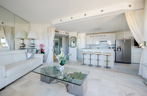 California - Pezou Apartment | Apartment 'Sea and Sky 8 Personnes' with Sea View, Private Terrace and Air Conditioning
