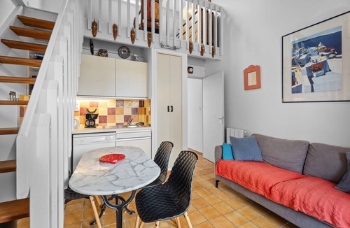Saint-Cyr-sur-Mer Apartment | Apartment 'Sea View Apartment at La Madrague' with Sea View, Private Terrace