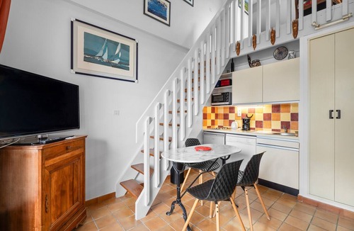 Saint-Cyr-sur-Mer Apartment | Apartment 'Sea View Apartment at La Madrague' with Sea View, Private Terrace