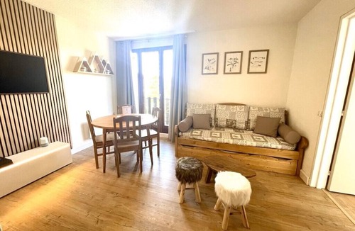 Montclar Apartment | Apartment sleeps 6 All comforts, at the foot of the slopes