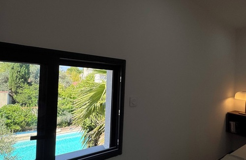 Route de Beaucaire Apartment | Apartment terre mer