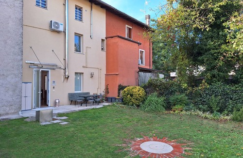 Udine Apartment | Apartment-Traditional-Private Bathroom-Courtyard view