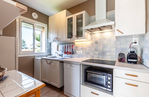 Carry-le-Rouet Apartment | Apartment 'Tres Beau T2 - 50 M' with Sea View, Wi-Fi and Air Conditioning