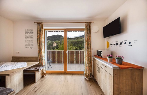 Brie Apartment | Apartment “Tschafon Oberparnaihof” with Mountain View, Terrace & Wi-Fi