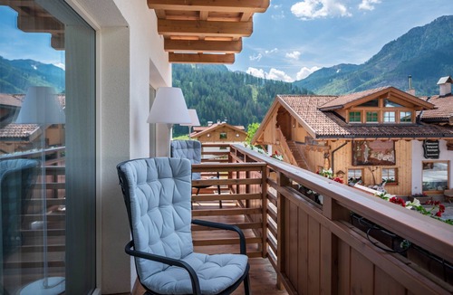 Soraga Apartment | Apartment 'Wellness Alpino Con Minispa' with Mountain View, Shared Terrace and Wi-Fi