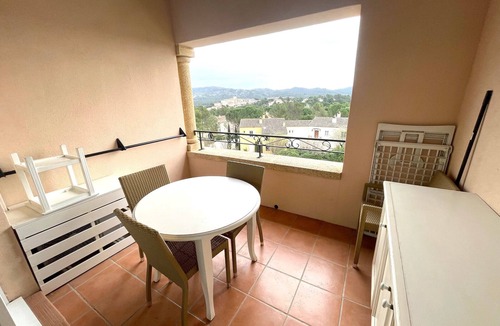 Mallemort Apartment | Apartment with air conditioning - 4 guests