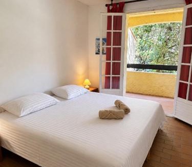 La Madrague Apartment | Apartment with stunning sea views
