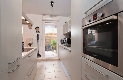 Les Arnavaux Apartment | Apartment with terrace, parking, air conditioning