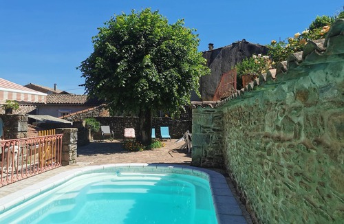 Le Martinet Apartment | Apparently for 8 people in the Cevennes