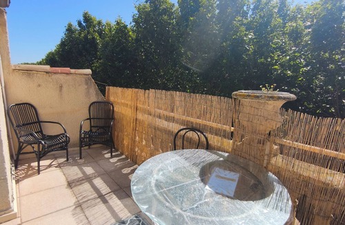 Cite Apartment | Appart Cœur de Narbonne, terrace & cathedral view