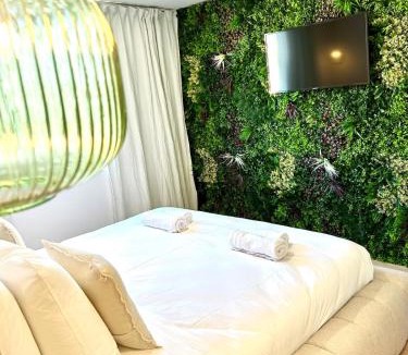 Salon-de-Provence Apartment | Appart 'COSY avec Piscine Chauffée Privée