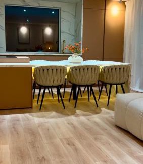 Salon-de-Provence Apartment | Appart 'COSY avec Piscine Chauffée Privée