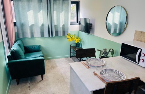 Est Apartment | Appart Ethan PROCHE DU CENTRE AVEC PARKING ET JARDIN