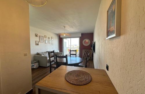8th Arrondissement Apartment | Appart vue mer et port - 4 pers - plage à pied