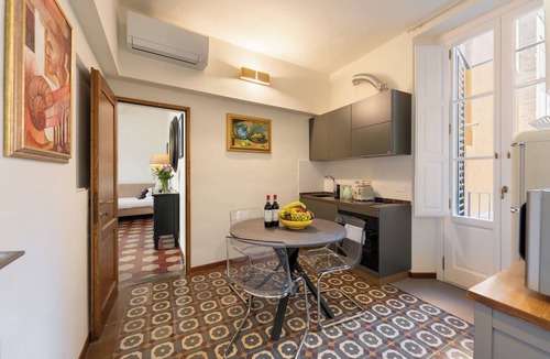 Duomo Apartment | Appartamento con Camera Tripla in Palazzo Storico