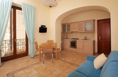 Sorrento Historic Centre Apartment | Appartamento Ramiro A: A cozy apartment located in the center of Sorrento, with Free WI-FI.