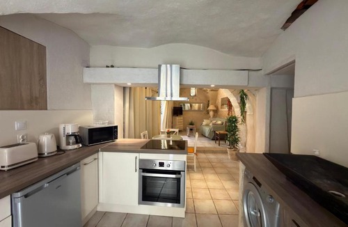 Saint-Quentin-la-Poterie Apartment | Appartement P2 à 4km D'UZÈS