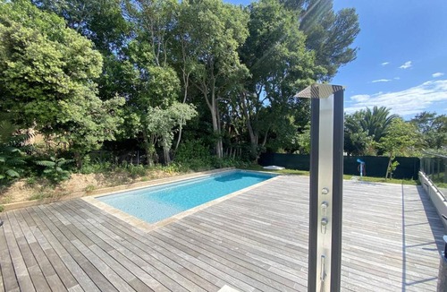 Les Lecques Apartment | Appartement à 150m plage des Lecques, climatisé, piscine, terrasse, 2 chambres, parking - 4 étoiles - FR-1-770-29