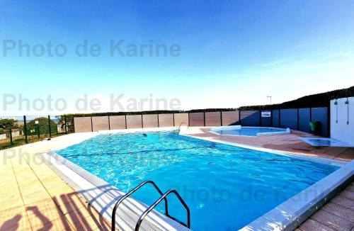 Palavas-les-Flots Apartment | Appartement 1ere ligne piscine terrasse au bord de la plage front de mer avec vélos