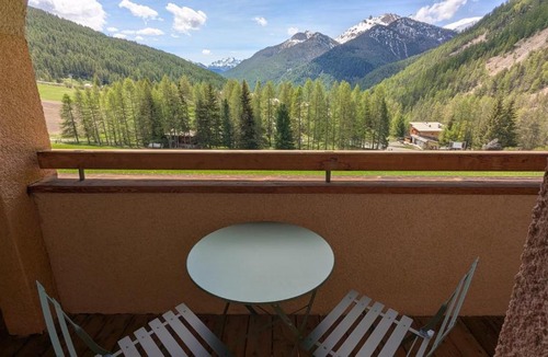 Arvieux Apartment | Appartement 3 pieces 6 personnes, 2 chambres, wifi fibre gratuit, piscine l'été et au pied des pistes l'hiver