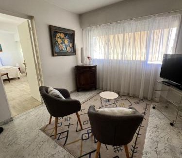 Carnot Apartment | Appartement Authentique au Cœur de la Ville de Cannes