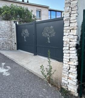 Greoux-les-Bains Apartment | Appartement avec Terrasse et piscine