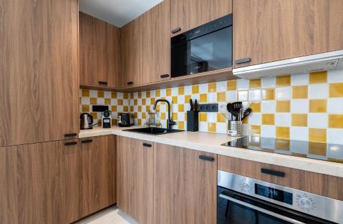 Saint-Tropez City Centre Apartment | Appartement avec Parking place des lices