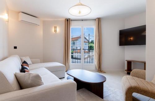 Saint-Tropez City Centre Apartment | Appartement avec Parking place des lices