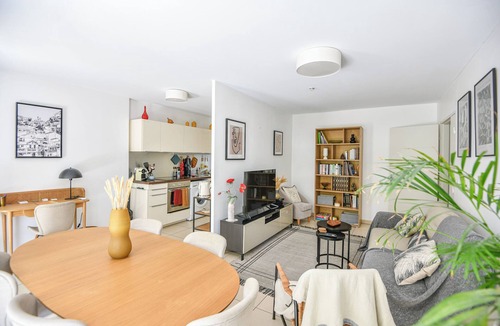 Prado-Perier Apartment | Appartement avec terrasse dans le Carré d’Or