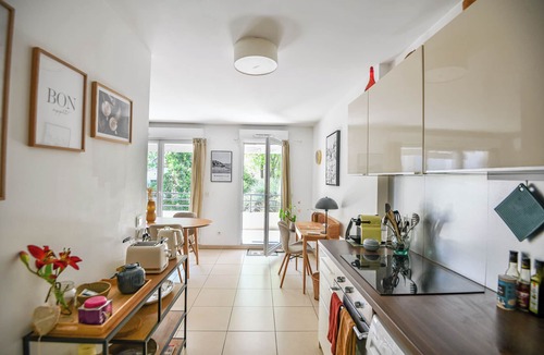 Prado-Perier Apartment | Appartement avec terrasse dans le Carré d’Or