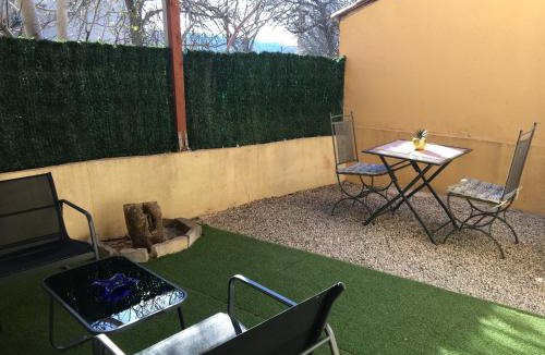 Vidauban Apartment | Appartement climatisé 1 à 4 personnes avec belle terrasse