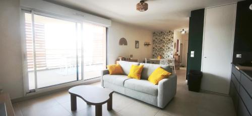 Uzes Apartment | Appartement Climatisé avec spacieuse terrasse à Uzès