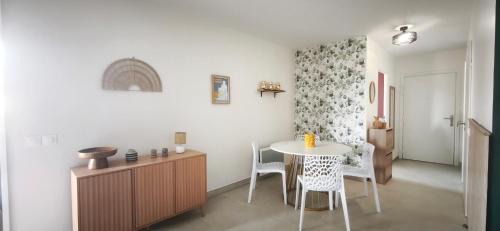 Uzes Apartment | Appartement Climatisé avec spacieuse terrasse à Uzès
