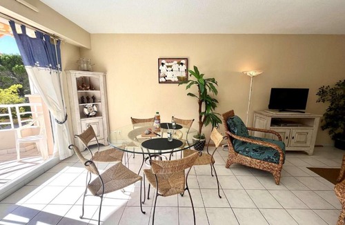 Saint-Raphael Apartment | Appartement Confort 4 Pers, Proche Plage et Centre, Parking Inclus - Saint Raphaël - FR-1-226A-46