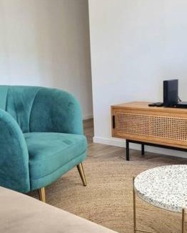 Lambesc Apartment | Appartement Confortable & Lumineux