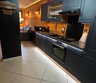 Guillestre Apartment | Appartement cosy entre lacs et montagnes