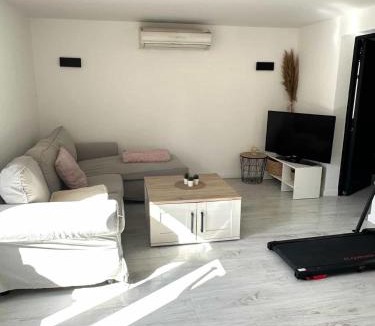 Rognonas Apartment | Appartement cosy