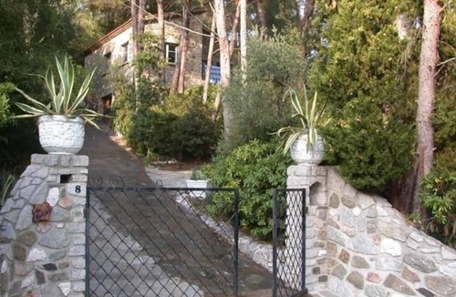 Carqueiranne Apartment | appartement dans maison de caractère avec grand jardin