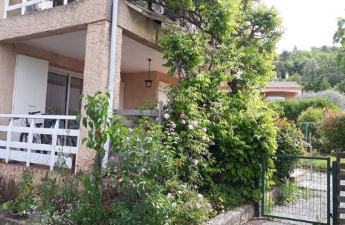 L'Escale House | Appartement DE Type 3 Calme, Bien Exposé EN REZ DE Jardin. Terrasse Jardin