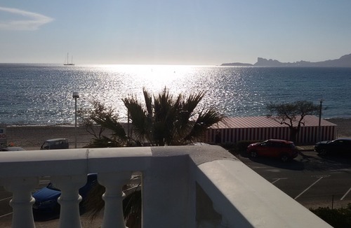 Saint-Cyr-sur-Mer Apartment | Appartement en Front de mer Idéal Pour les Familles